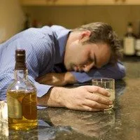 алкоголизм сегодня является одним из самых опасных заболеваний